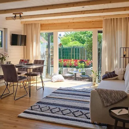 In - Tinyhouse ケルン